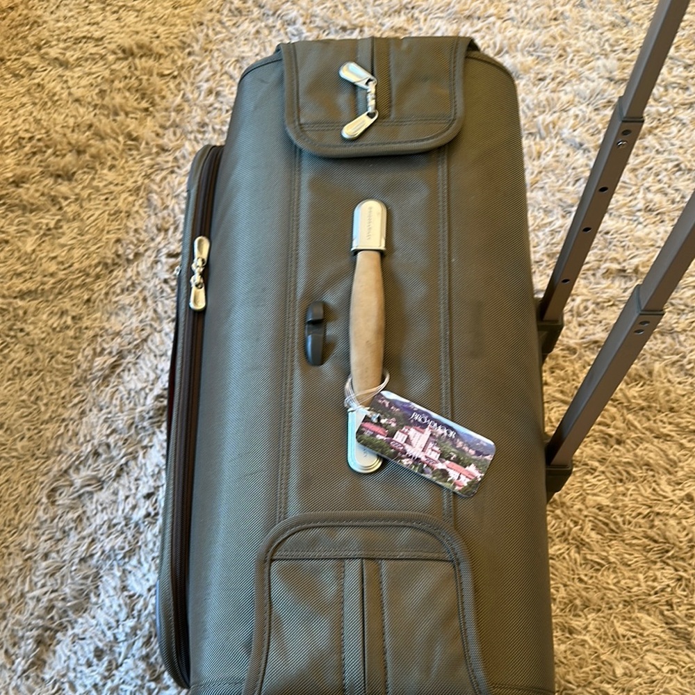 Briggs & Riley Green and Tan Luggage Travel Bag